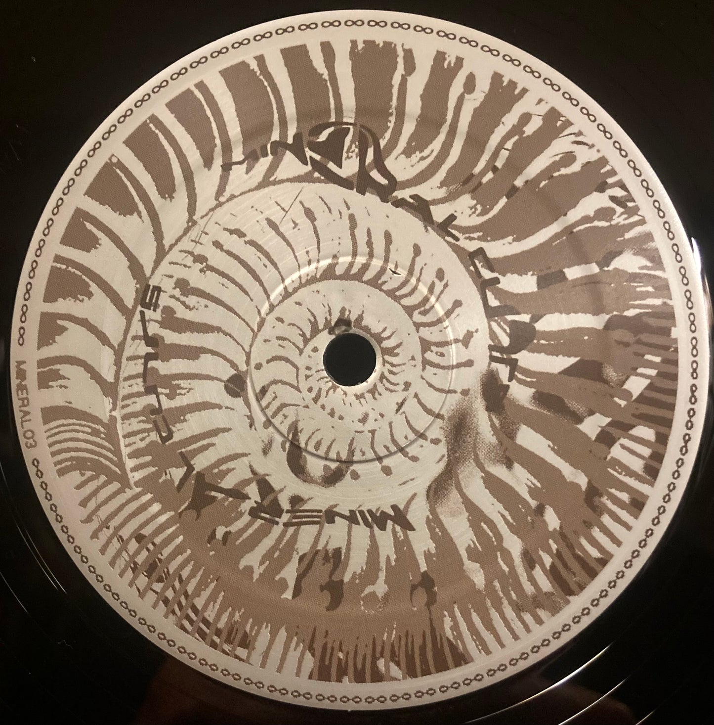 Fashion Queens, Memphis - MINERAL03