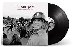PEARL JAM - Jammin On Home Turf