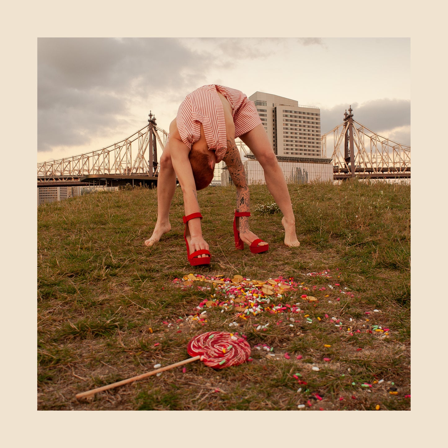 Flossing - World of Mirth