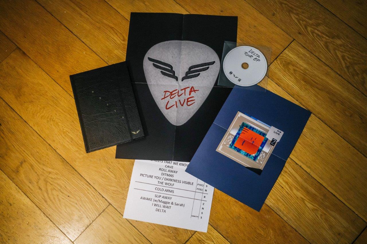 Mumford & Sons - Delta Live [1 CD DELUXE BOOK]